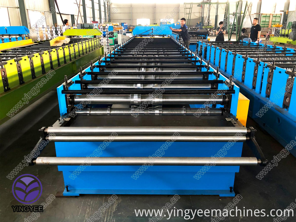 Easy And Simple To Handle Trapzoided Galvanized Metal Glazing Roofing Tile Roll Forming Making Machine